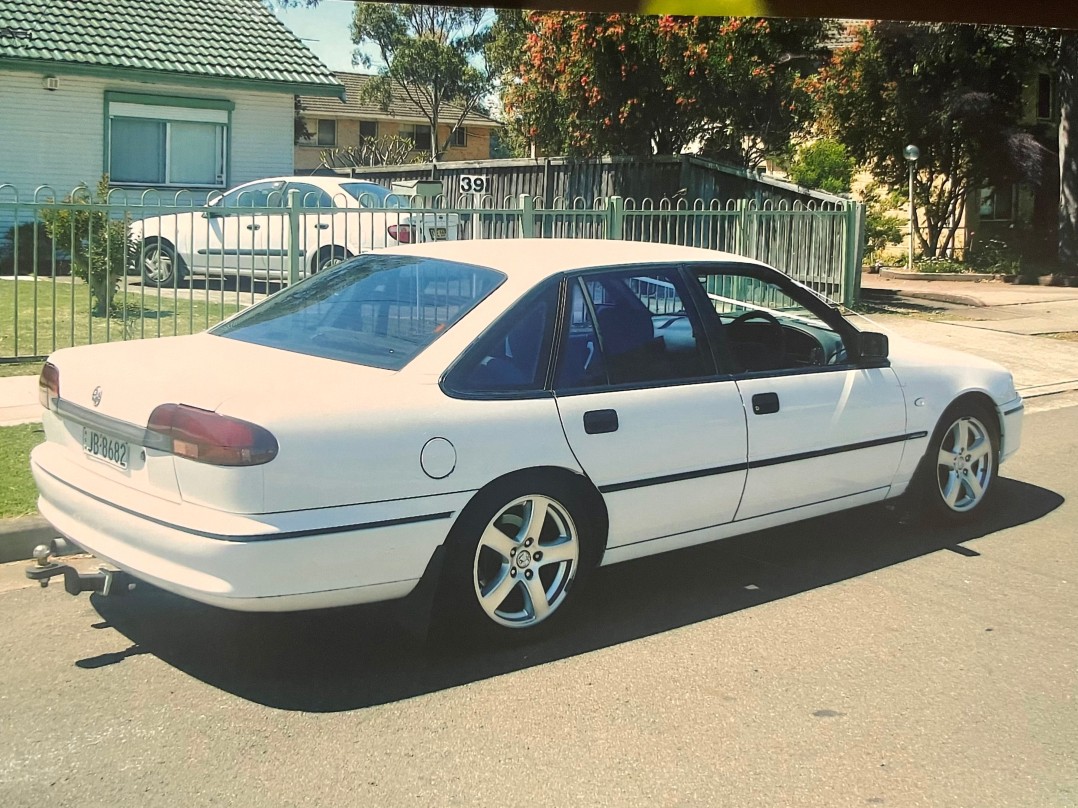 1993 Holden COMMODORE