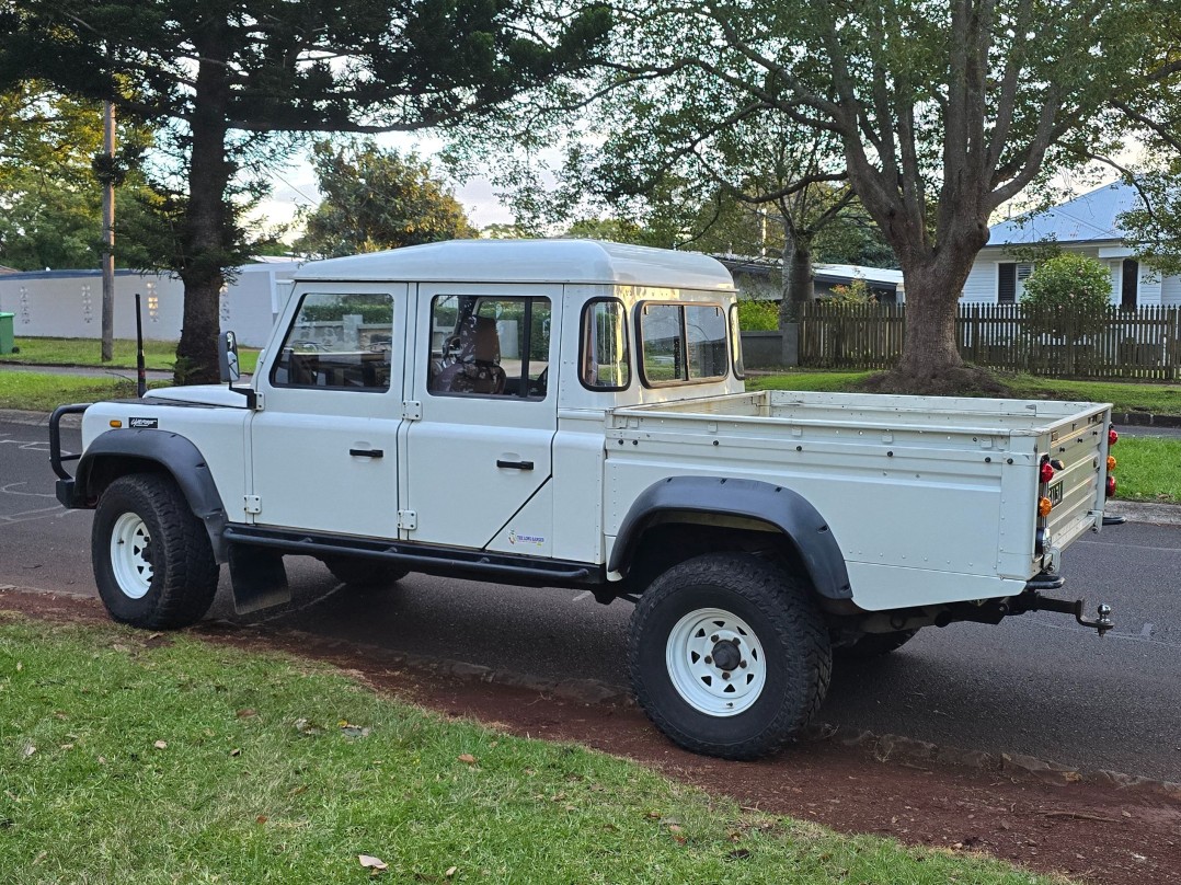 2005 Land Rover DEFENDER 130 (4x4)