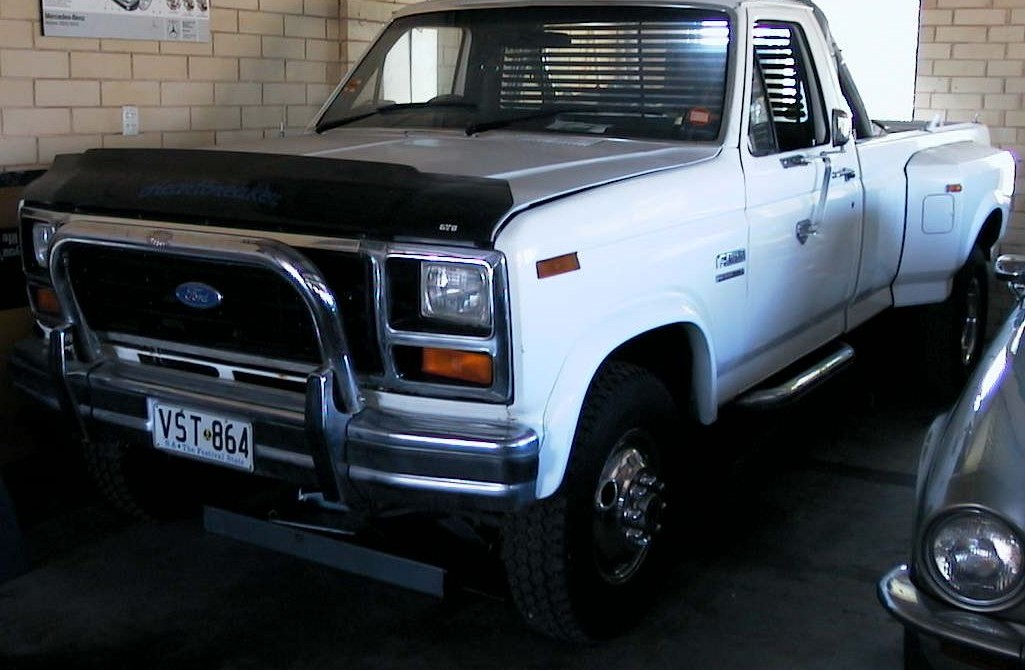 1986 Ford F350 (4x4)