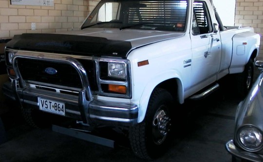 1986 Ford F350 (4x4)