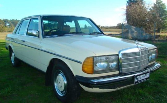 1982 Mercedes-Benz 230E